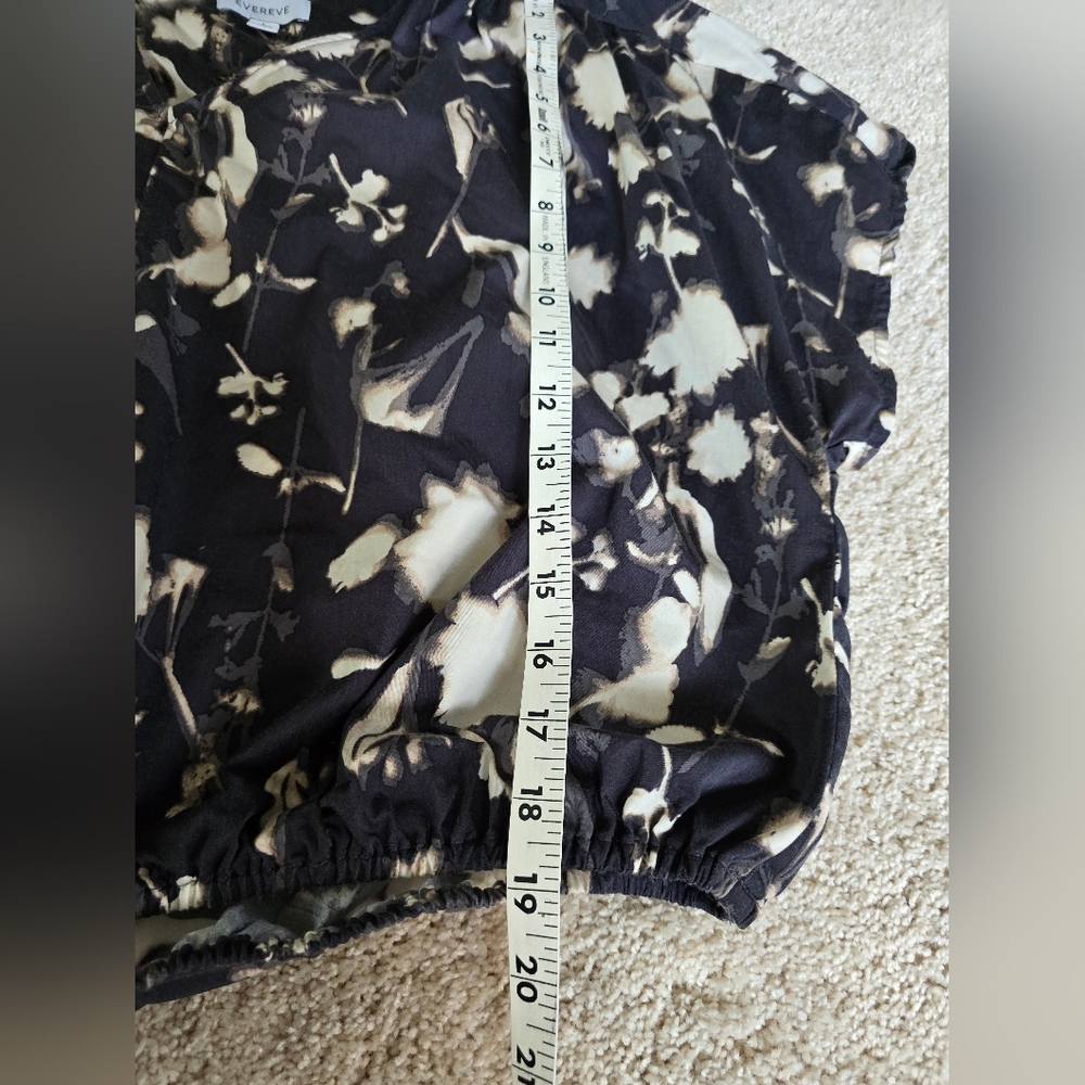 Evereve Gray Short Sleeve Boxy Blouse - Picture 6 of 10